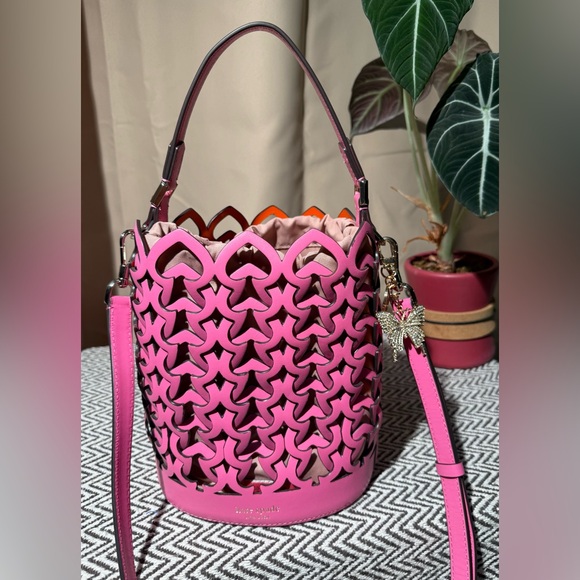 Kate Spade “Spade Flower” Cutout Dorie Bucket Bag - Pink - 2019 - NWOT - Picture 10 of 16